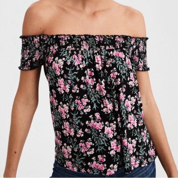 American Eagle Outfitters Tops - Ditsy Floral Top ✨NWOT✨